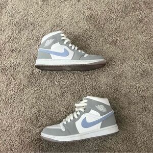 Woman’s Air Jordan 1 Mid ‘Wolf Grey Aluminum’